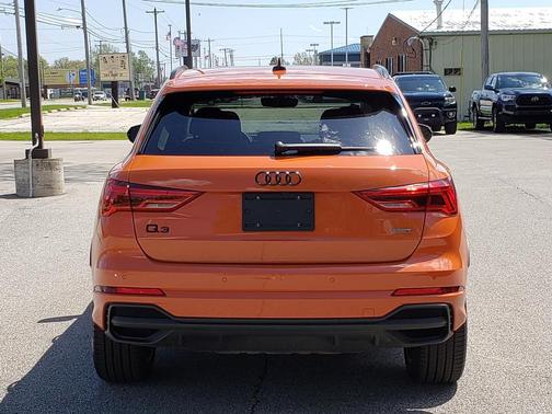 Pulse Orange 2025 Audi Q3 Premium 45 TFSI S line quattro Tiptronic
