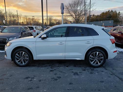 2022 Audi Q5 45 S line Premium