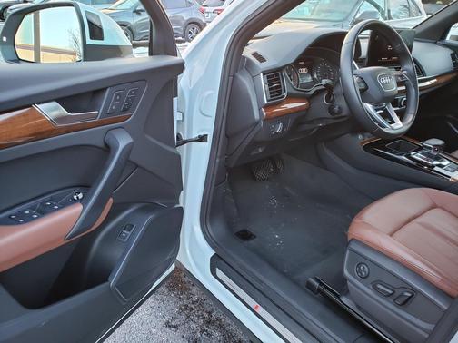 2022 Audi Q5 45 S line Premium