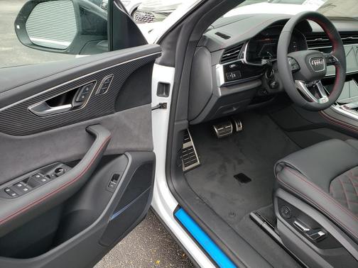 Glacier White Metallic 2026 Audi SQ8 4.0T Prestige