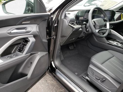 Mythos Black Metallic 2026 Audi Q5 Premium Plus TFSI quattro S tronic