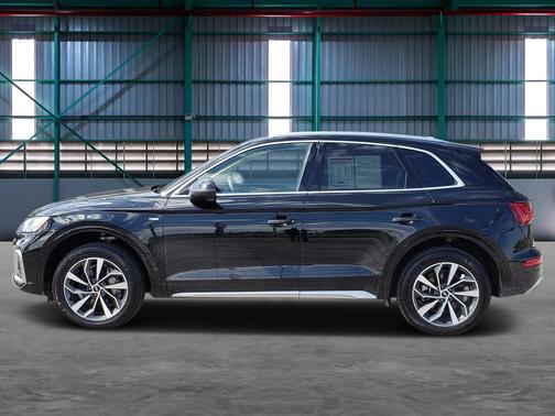 Mythos Black Metallic 2023 Audi Q5 45 S line Premium Plus