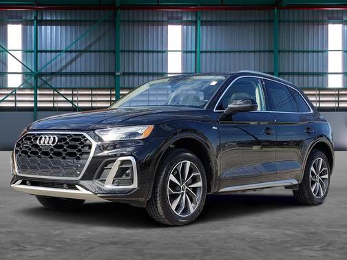Mythos Black Metallic 2023 Audi Q5 45 S line Premium Plus