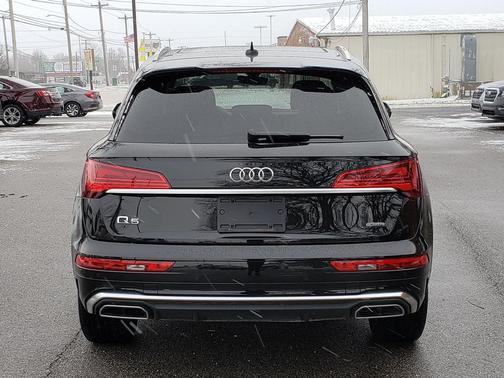 2023 Audi Q5 45 S line Premium Plus
