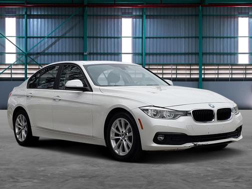Alpine White 2018 BMW 320 i