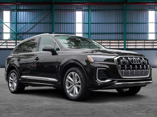 2025 Audi Q7 55 Premium Plus