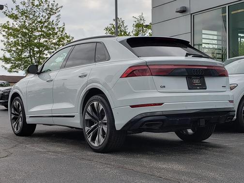 Glacier White Metallic 2026 Audi Q8 55 Premium Plus
