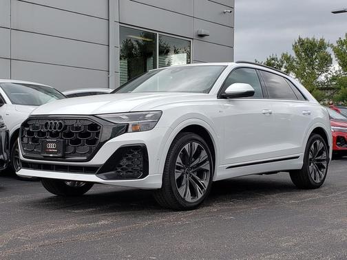 Glacier White Metallic 2026 Audi Q8 55 Premium Plus
