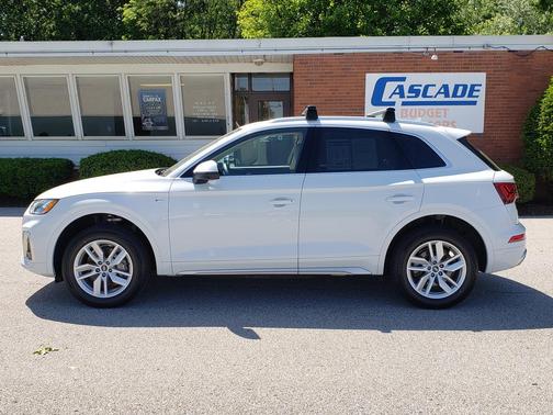 Glacier White Metallic 2023 Audi Q5 45 S line Premium