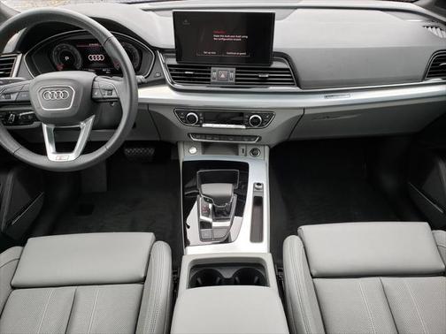 2024 Audi Q5 45 S line Premium Plus