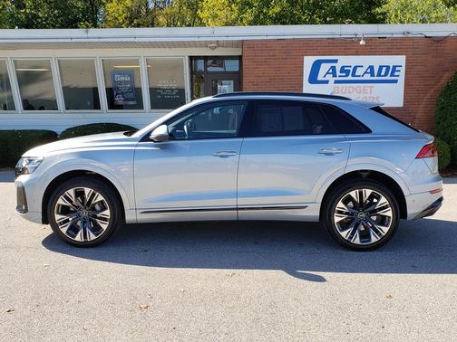 2025 Audi Q8 55 Premium Plus