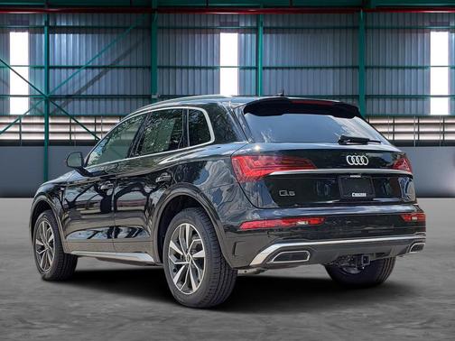 Mythos Black Metallic 2023 Audi Q5 45 S line Premium Plus