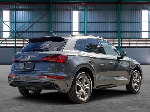 2025 Audi Q5 45 S line Premium