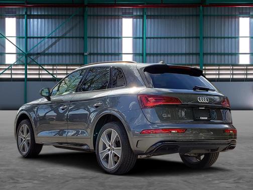 2025 Audi Q5 45 S line Premium