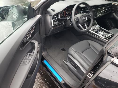 2025 Audi Q8 55 Premium Plus