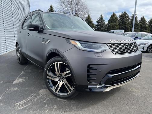 Charente Grey 2026 Land Rover Discovery TEMPEST EDITION