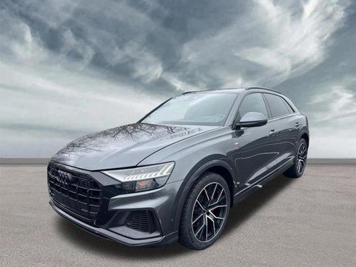 Daytona Gray Pearl Effect 2021 Audi Q8 55 Prestige