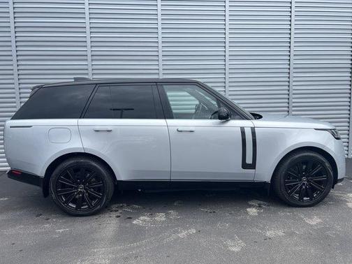 2025 Land Rover Range Rover P550e Autobiography