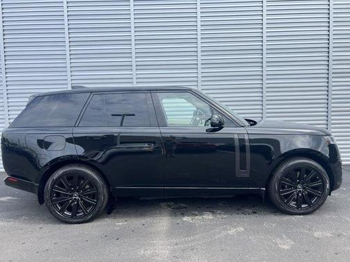 2025 Land Rover Range Rover P550e Autobiography
