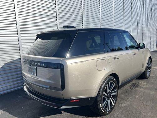 2025 Land Rover Range Rover P550e Autobiography