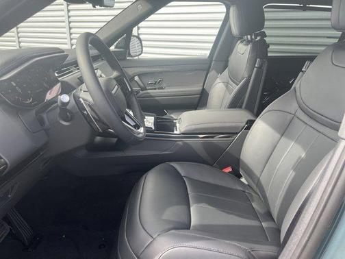 Giola Green 2026 Land Rover Range Rover Sport P360 SE