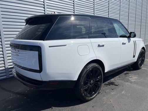 2025 Land Rover Range Rover P400 SE