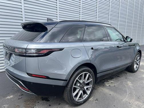 2026 Land Rover Range Rover Velar Dynamic SE