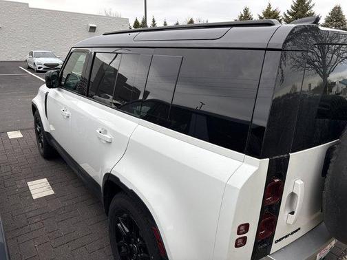 2025 Land Rover Defender P300