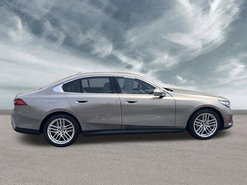 2024 BMW 530 i xDrive