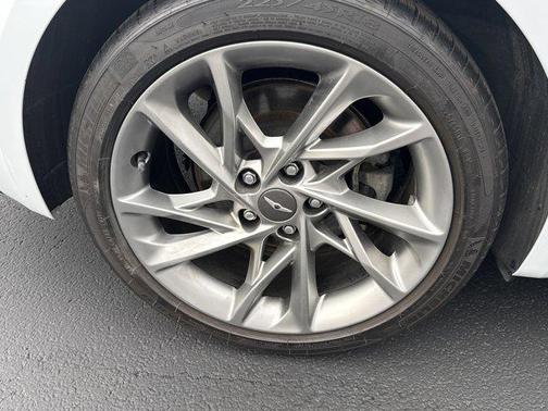 2022 Genesis G70 2.0T