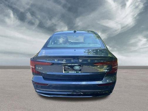 2024 Volvo S60 B5 Plus Dark Theme