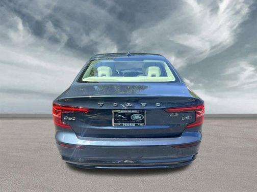 2024 Volvo S60 B5 Plus Dark Theme