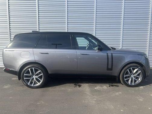2025 Land Rover Range Rover P400 SE 7 Seat