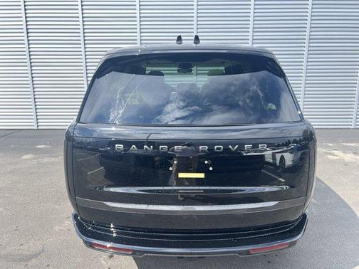 2025 Land Rover Range Rover P530 SE 7 Seat