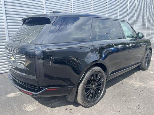 2025 Land Rover Range Rover P530 SE 7 Seat
