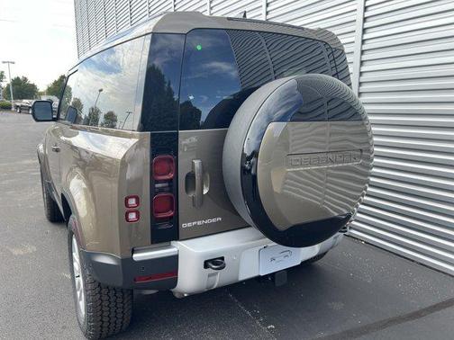 2025 Land Rover Defender P300 S