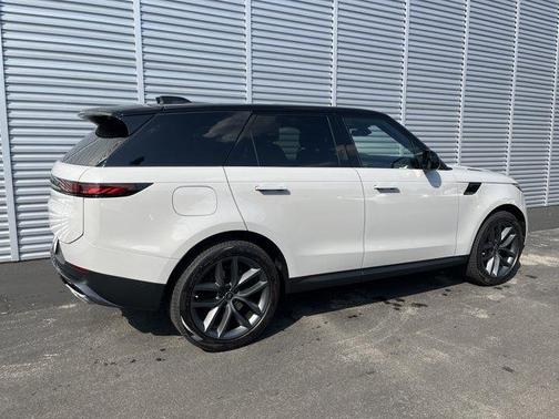 2025 Land Rover Range Rover Sport P360 SE
