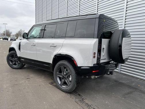 2026 Land Rover Defender 110 X-Dynamic SE