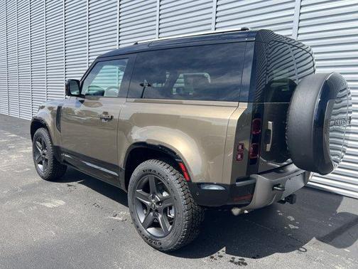 2025 Land Rover Defender P400 X-Dynamic SE
