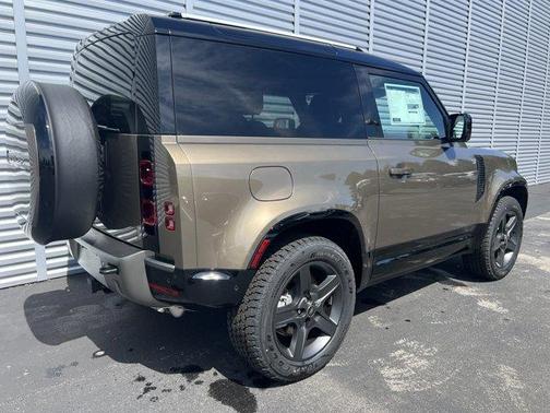 2025 Land Rover Defender P400 X-Dynamic SE