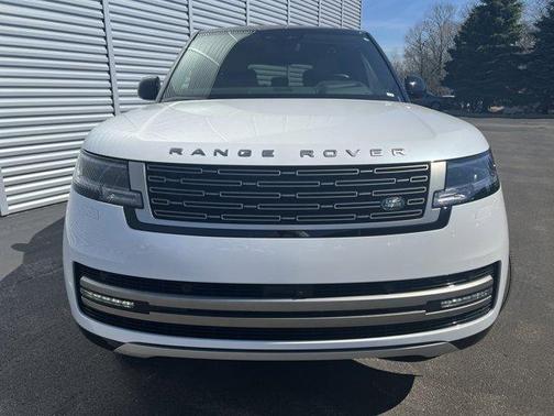 Icy White In Gloss Finish 2026 Land Rover Range Rover P530 SE
