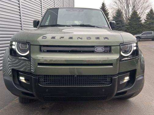 2026 Land Rover Defender 110 S