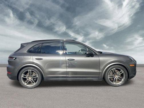 2024 Porsche Cayenne Base