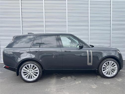 Carpathian Grey 2025 Land Rover Range Rover P530 SE