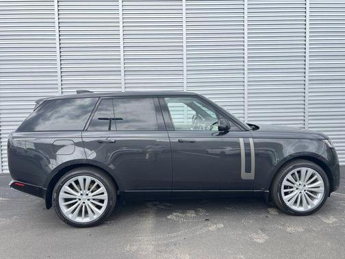 2025 Land Rover Range Rover P530 SE