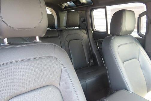 2024 Land Rover Defender P300