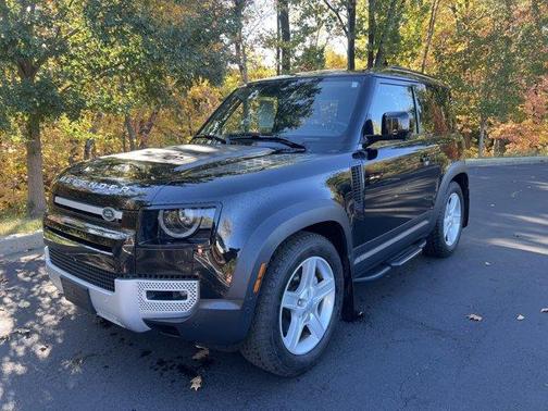 2023 Land Rover Defender SE