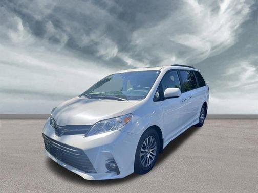 2020 Toyota Sienna XLE Premium
