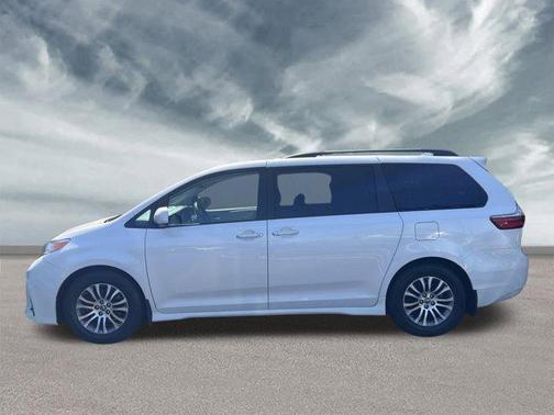 2020 Toyota Sienna XLE Premium
