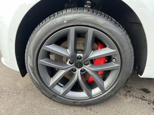 Fuji White 2026 Land Rover Range Rover Sport P530 Dynamic SE